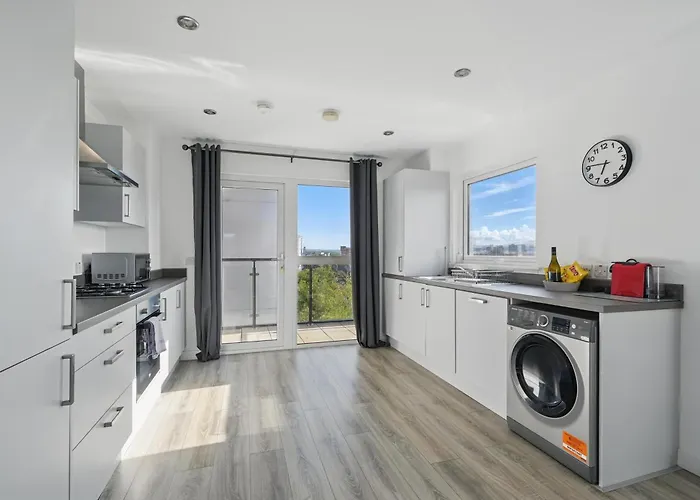 Deluxe Two-Bedroom Apartment