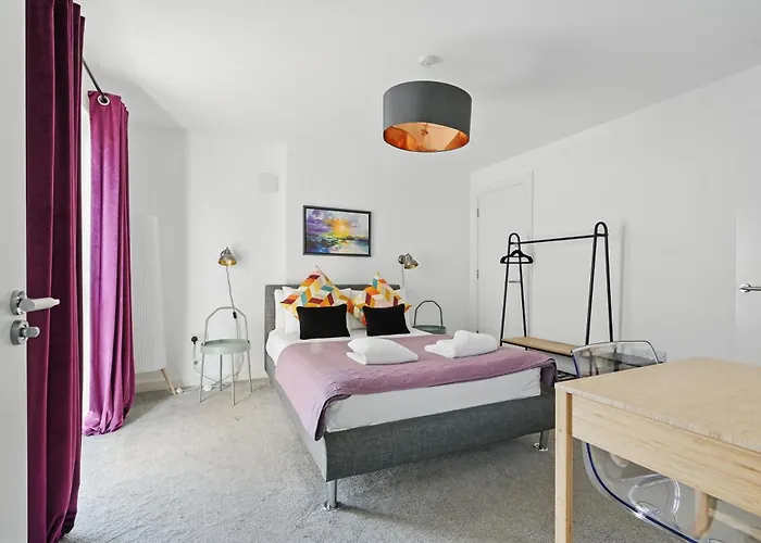 Deluxe Two-Bedroom Apartment